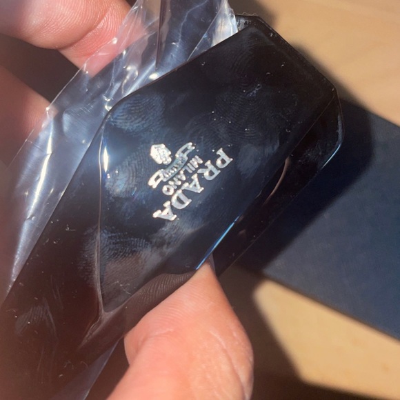 Prada sunglasses - Picture 4 of 6